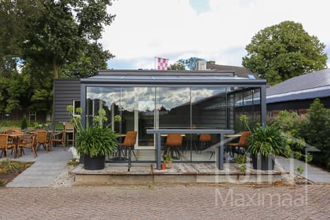 Abri de jardin moderne avec auvent anthracite Abri de jardin moderne avec auvent anthracite