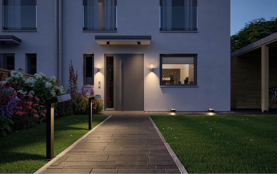 Éclairage d'ambiance et fonctionnel du jardin Éclairage d'ambiance et fonctionnel du jardin
